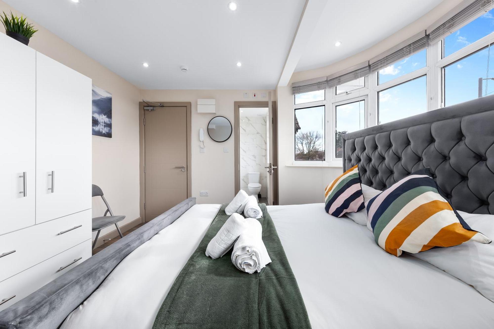 Serviced Ensuite Modern Studio - Sleeps 2 - Near Wembley Stadium - Good Transport Link To Central London - Harrow Ha3 Hatch End Exterior foto