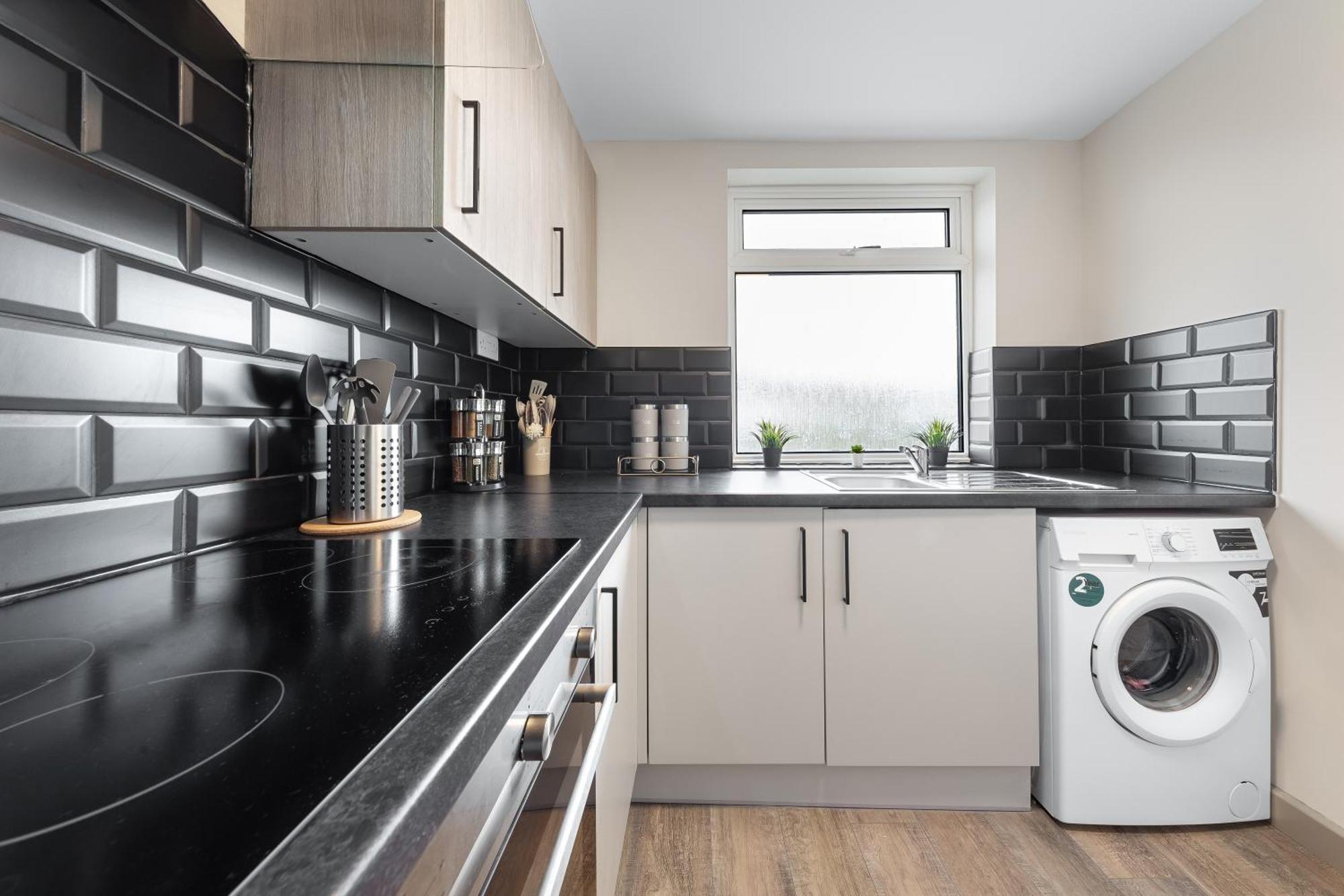 Serviced Ensuite Modern Studio - Sleeps 2 - Near Wembley Stadium - Good Transport Link To Central London - Harrow Ha3 Hatch End Exterior foto