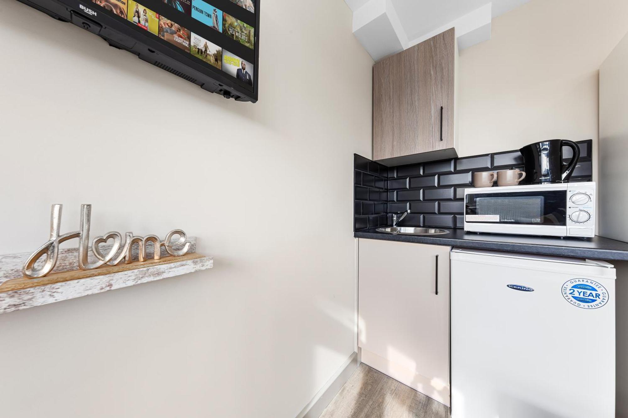 Serviced Ensuite Modern Studio - Sleeps 2 - Near Wembley Stadium - Good Transport Link To Central London - Harrow Ha3 Hatch End Exterior foto